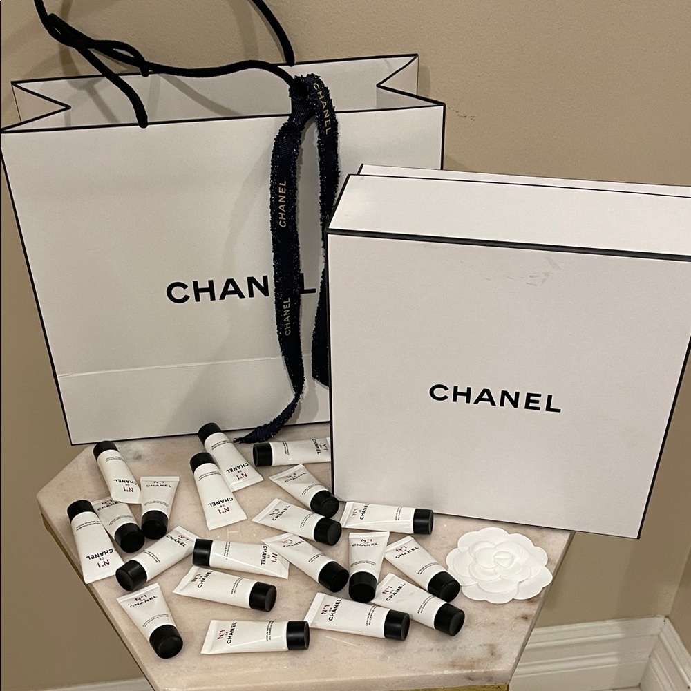 No.1 De Chanel Revitalisant Au Camellia Rouge Serum
